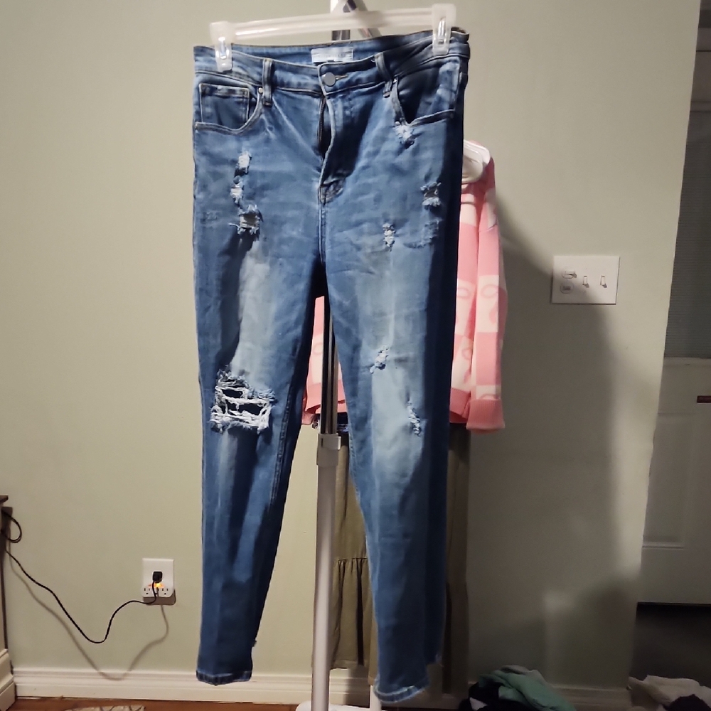 Women’s Distressed Blue Skinny Jeans
